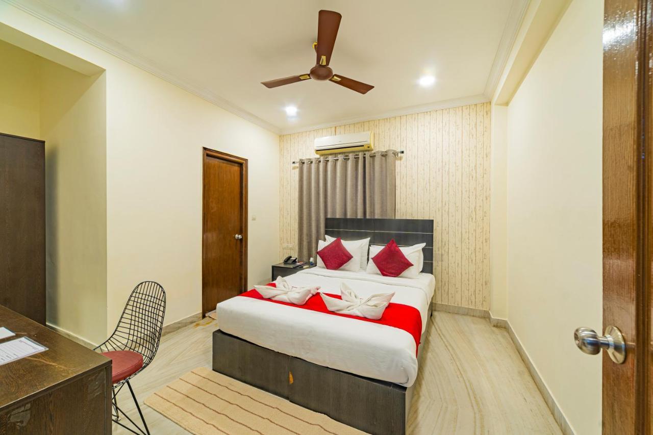 Hotel Athome , Whitefields, Kondapur Хайдарабад Экстерьер фото